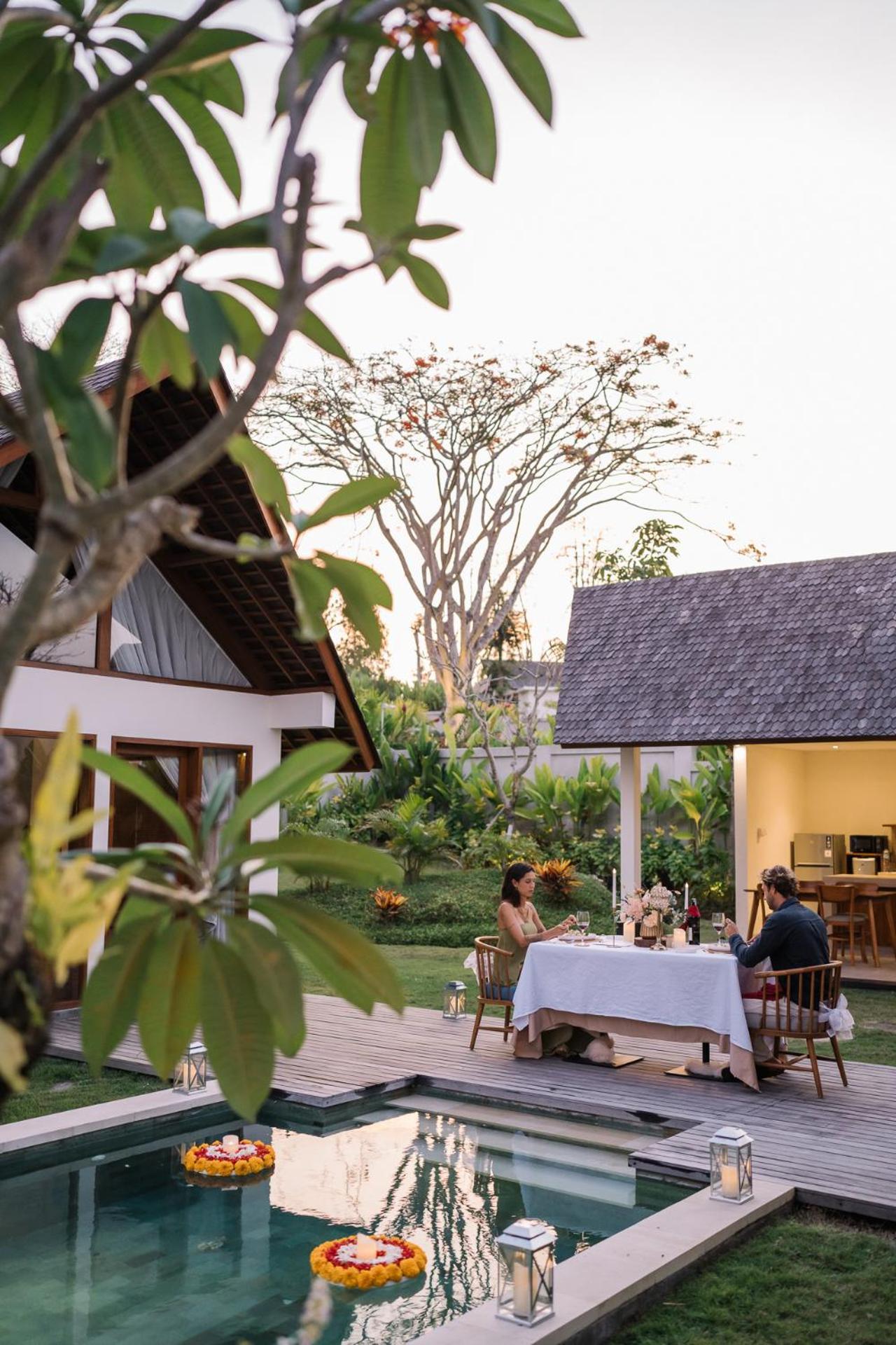 Arpana Luxury Private Pool Villas ジンバラン エクステリア 写真